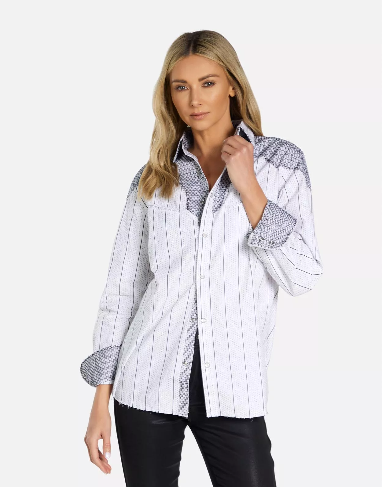 Torry County Bars Boyfriend Shirt